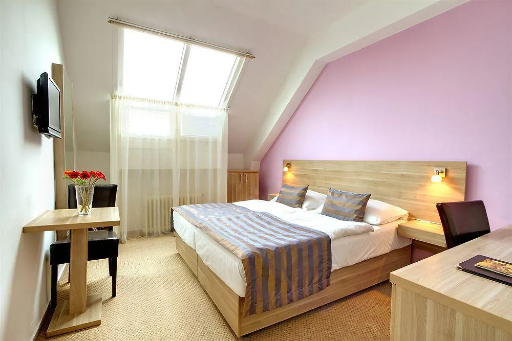 Hotel Meda Of Museum Kampa-1
