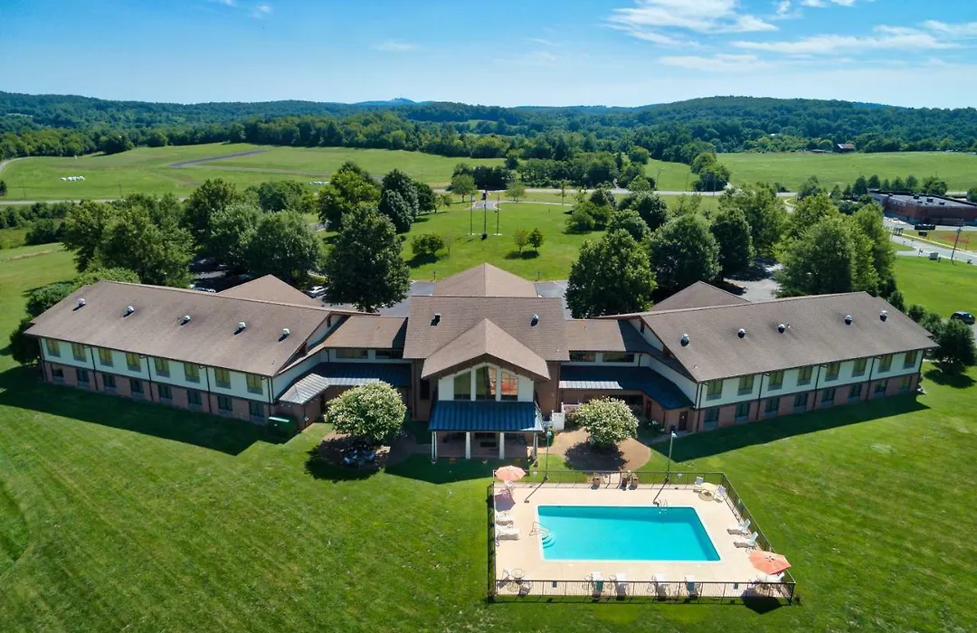 Round Hill Inn-1