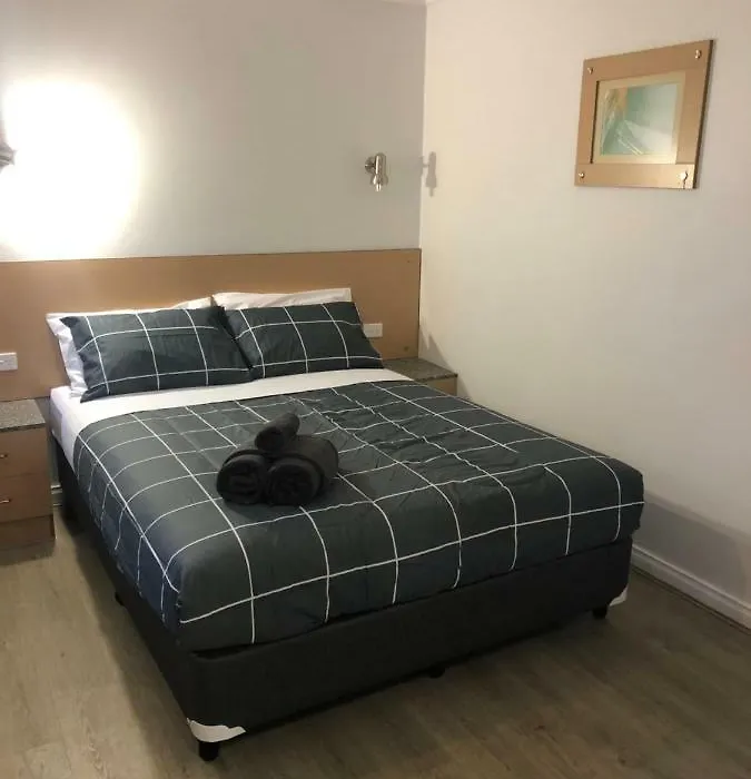 Latitude20 Cattrall Park Motel-1