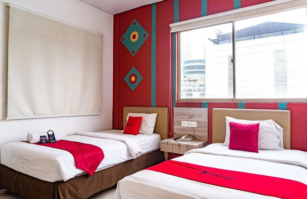 Reddoorz Plus Near Blok M Square-1