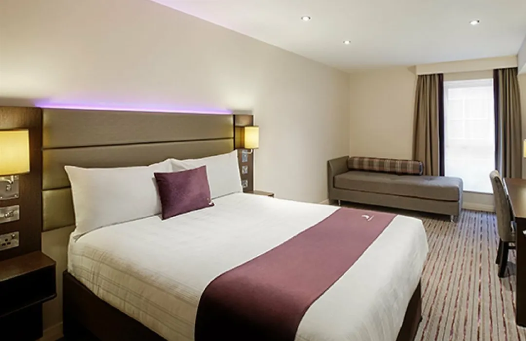 Premier Inn Bridgend-1