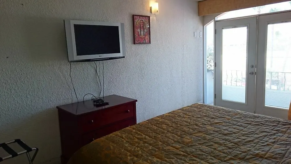 Costa Ensenada-1