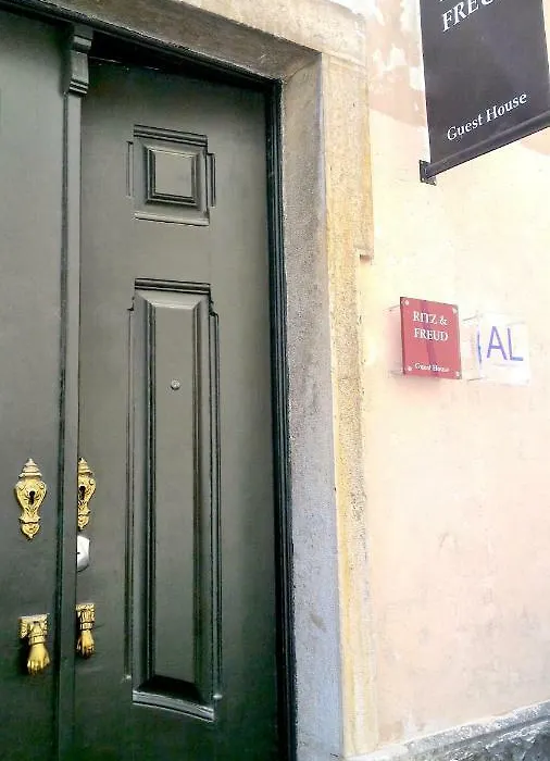 R & Freud Guest House-1