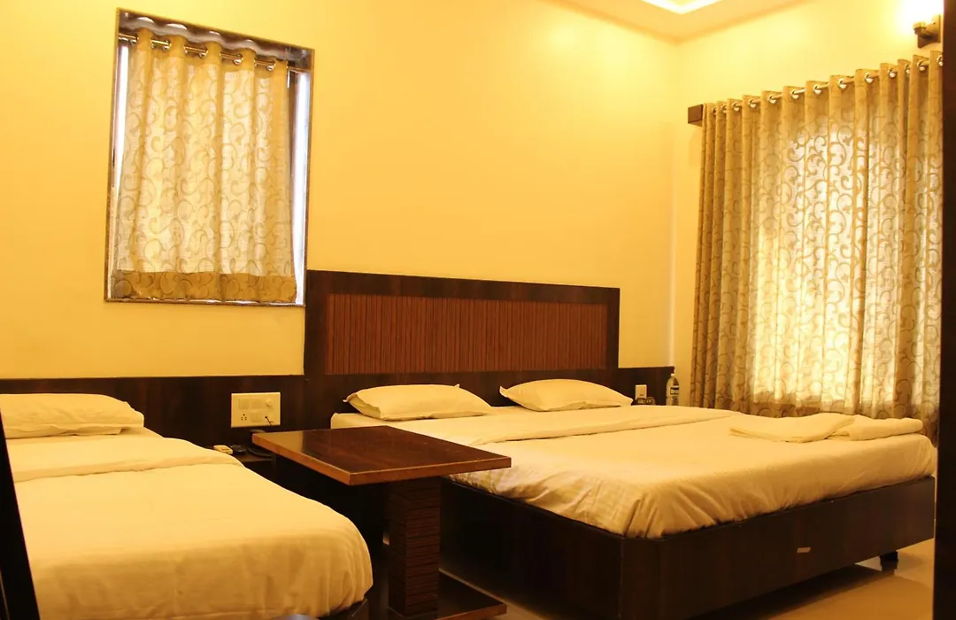 Hotel Sai Ramanand-1