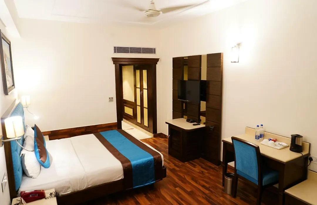 Hotel Park Grand-1