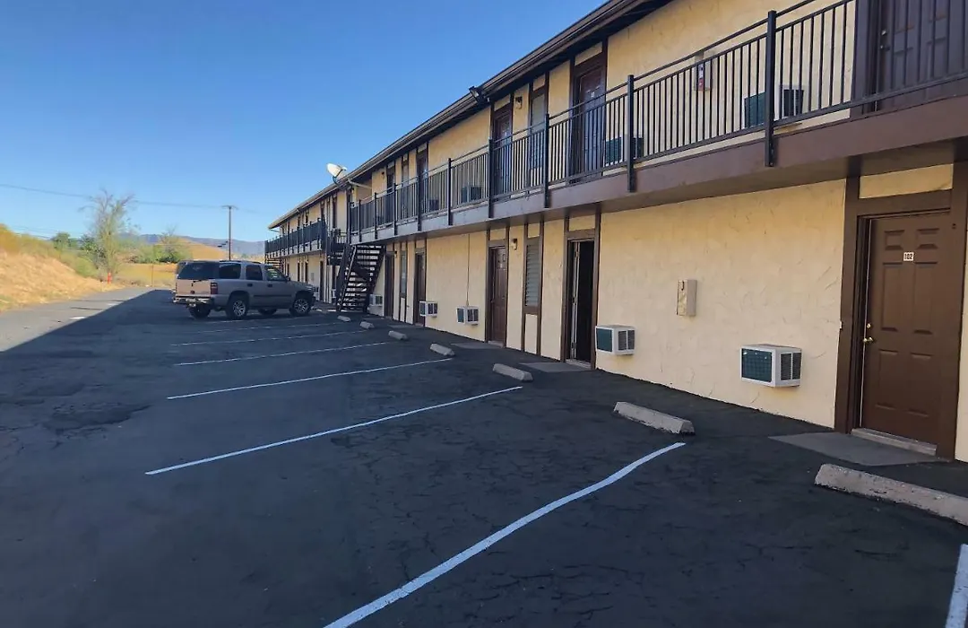 Golden Hills Motel-1