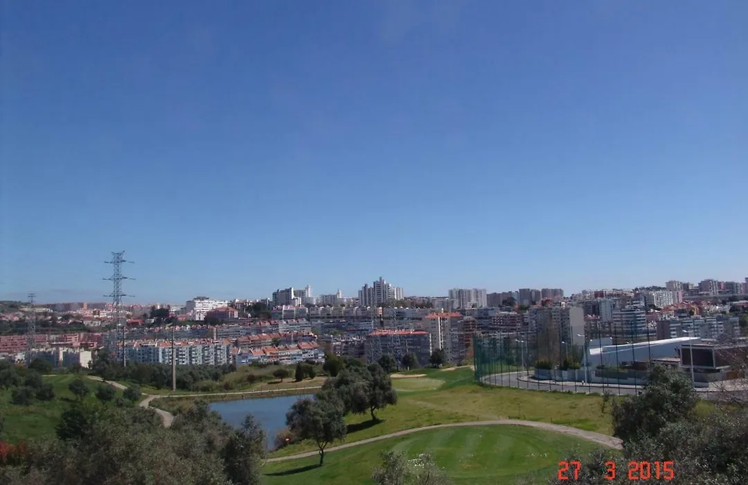 Sunny Suites Golf And Free Parking Guest House-1