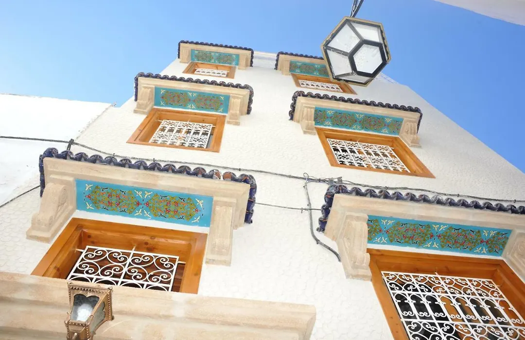 Riad Najiba-1