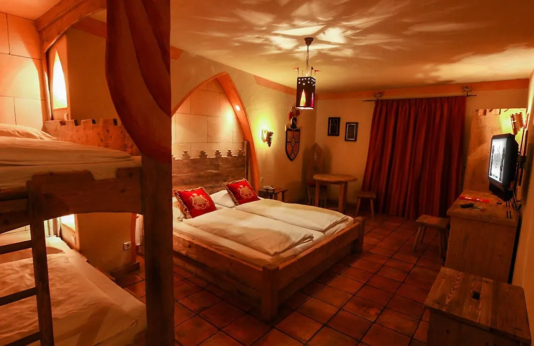 4-Sterne Burghotel Castillo Alcazar, Europa-Park Erlebnis-Resort-1