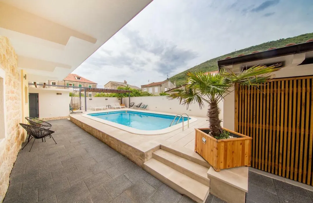 Bella Vista Suites-1