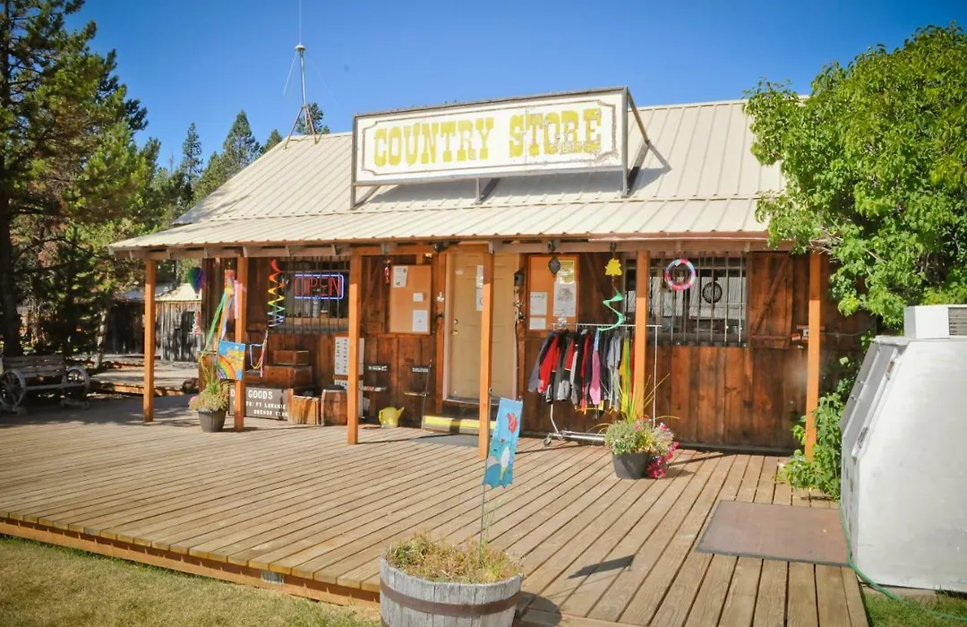 Bend-Sunriver Camping Resort Cottage 1-1