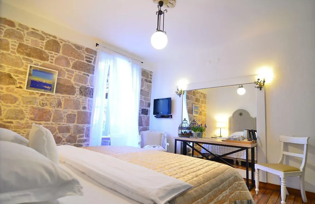 Cunda Lena Otel-1