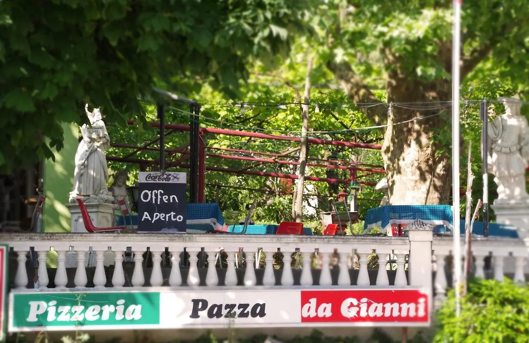 Guest House Pizzeria Pazza Da Gianni-1