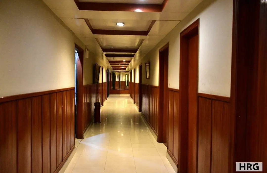 Hotel Royal Gardens Lahore-1