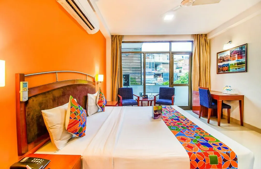 Fabhotel Divine Inn-1