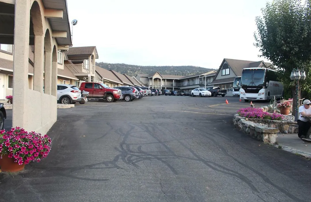 Best Budget Inn & Suites Kamloops-1