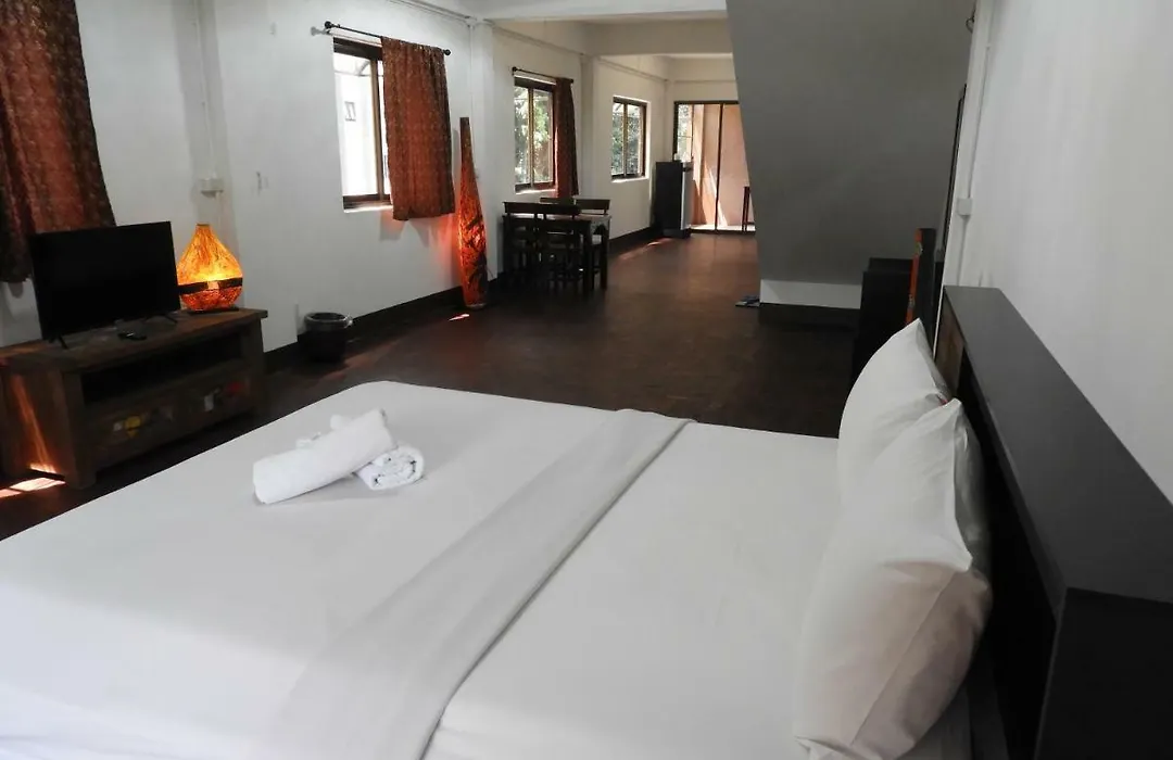 P'Lyn House-1