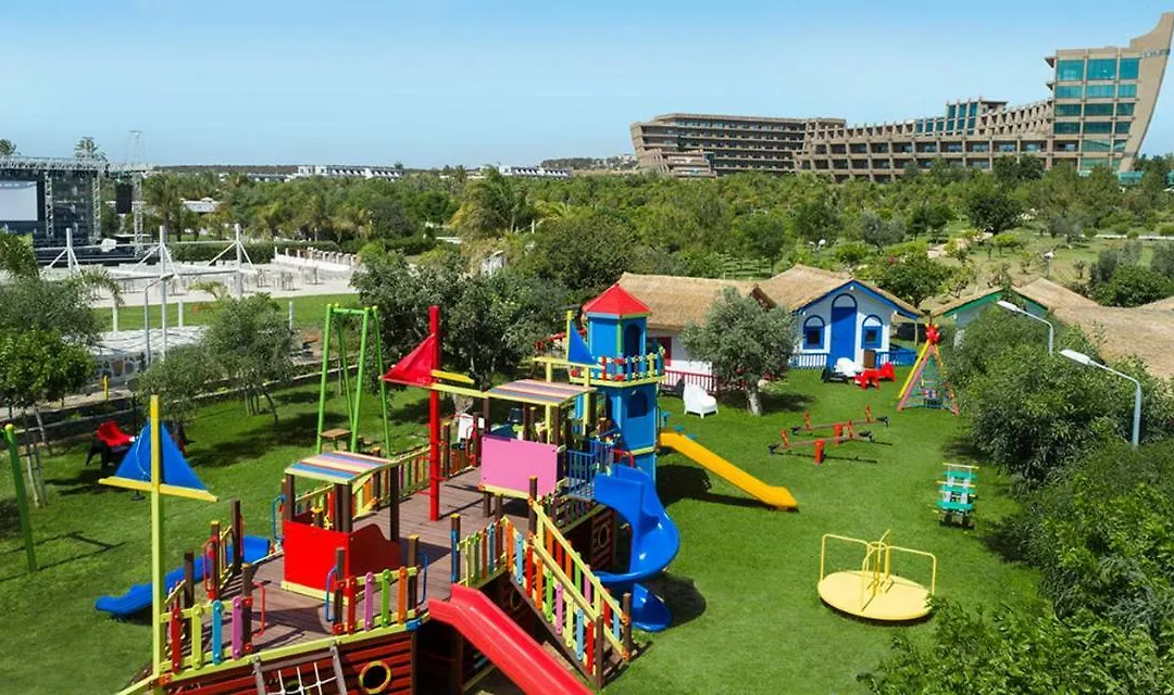 Noah'S Ark Deluxe Hotel & Spa-1
