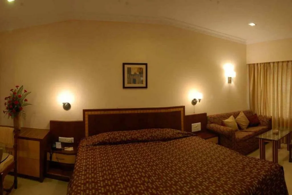 Hotel Juhu Plaza-1