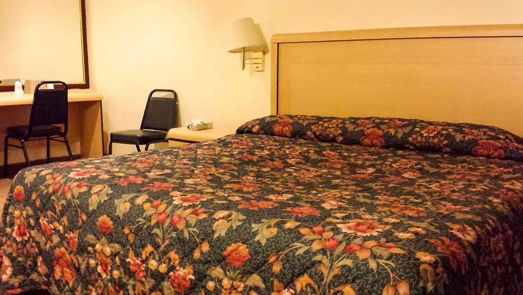 Americana Inn Farmingdale-1