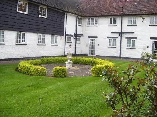 Barn Hotel London Ruislip-1