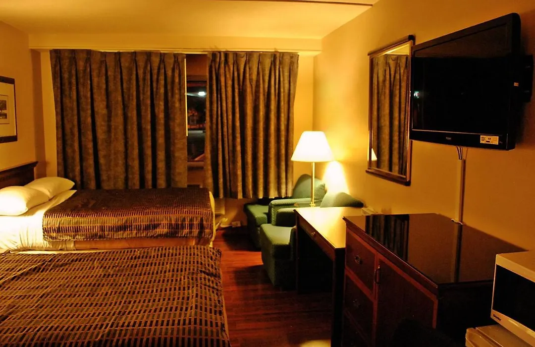 Chomedey Inn-1
