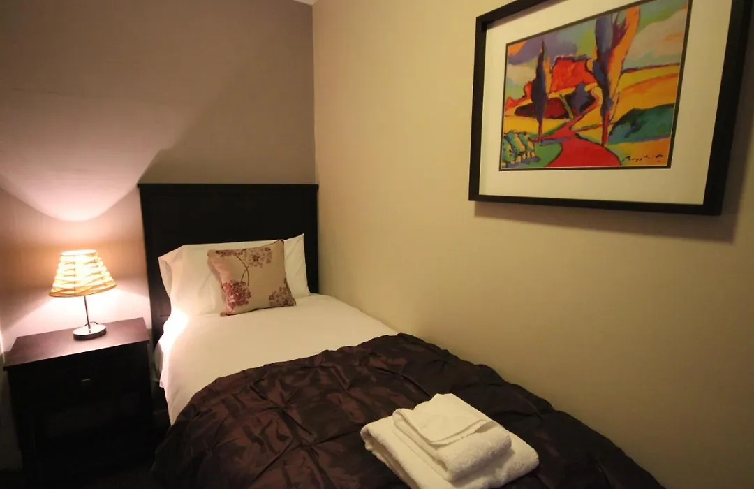 The Dibbinsdale Inn-1