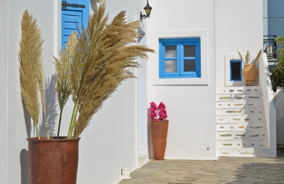 Dilino Hotel Studios-1
