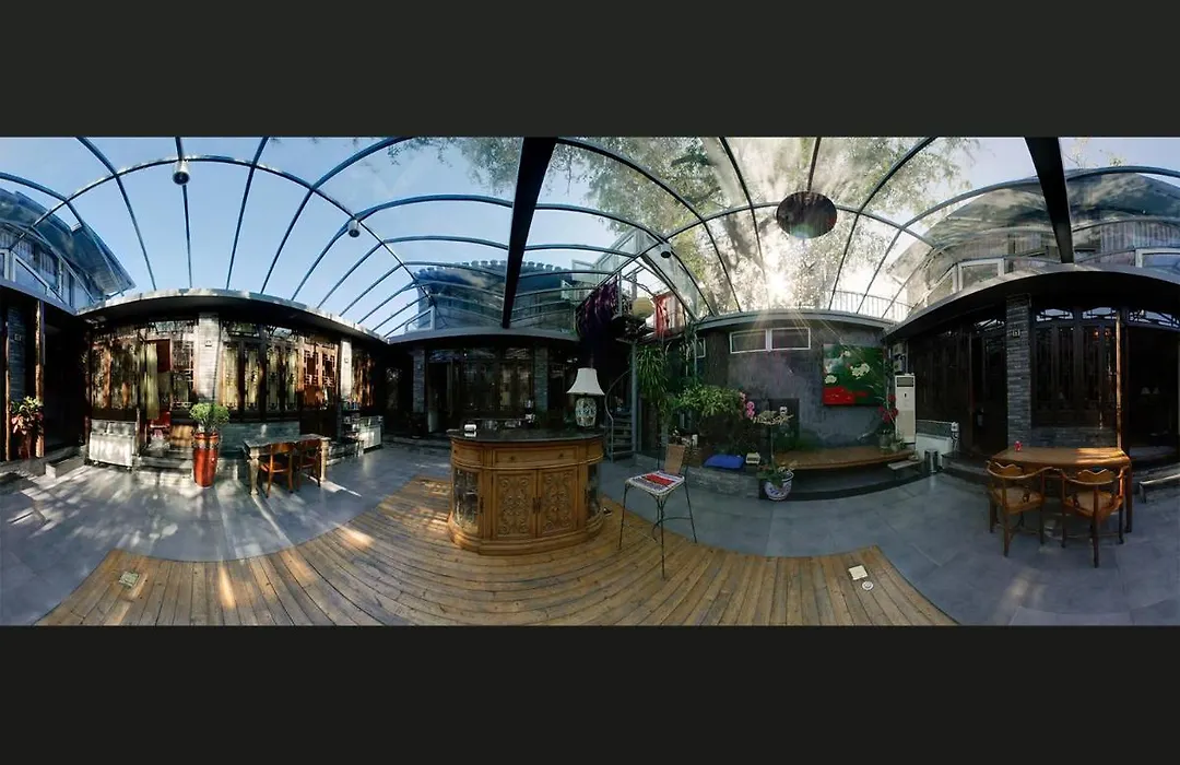 Kelly'S Courtyard Hotel-1