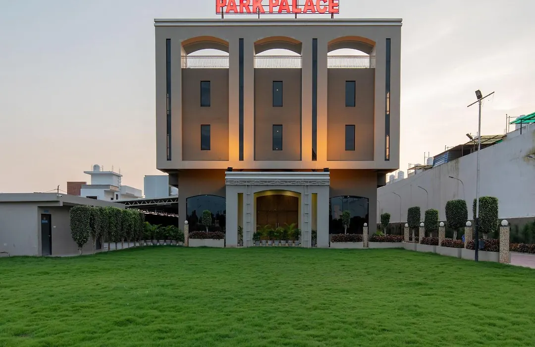 Capital O 19528 Hotel Park Palace-1