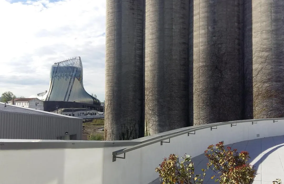Appart-Hotel Mer & Golf City Bordeaux Bassins A Flot-1