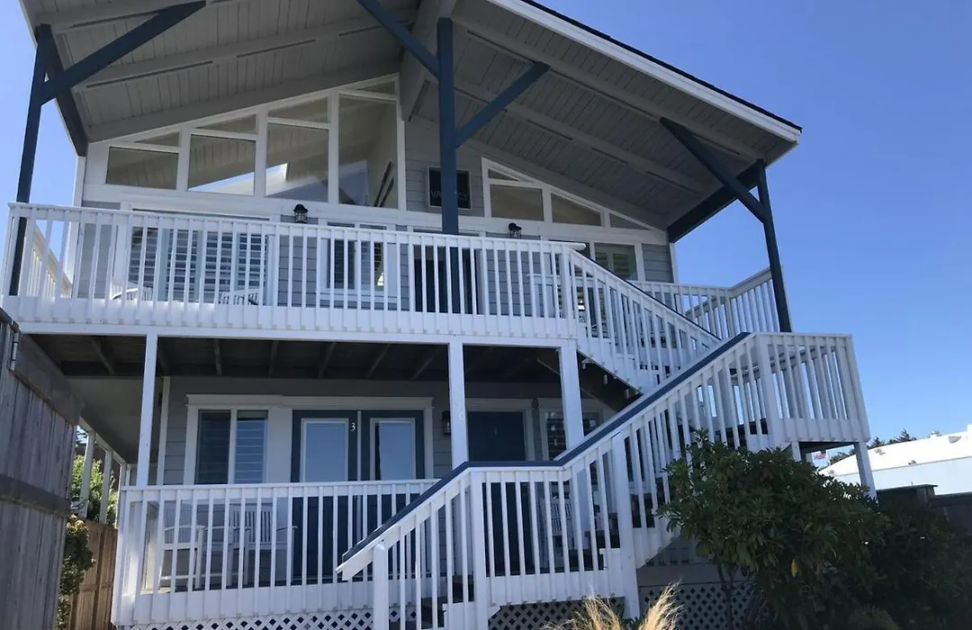 Bandon Marina Inn-1