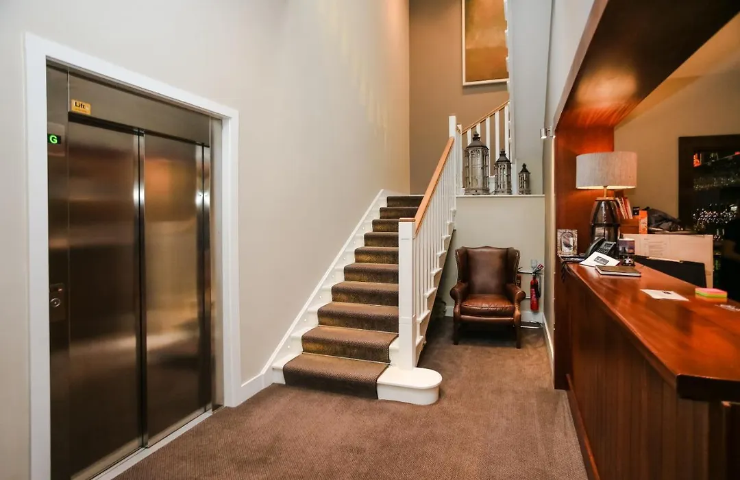 Gleesons Townhouse Booterstown-1