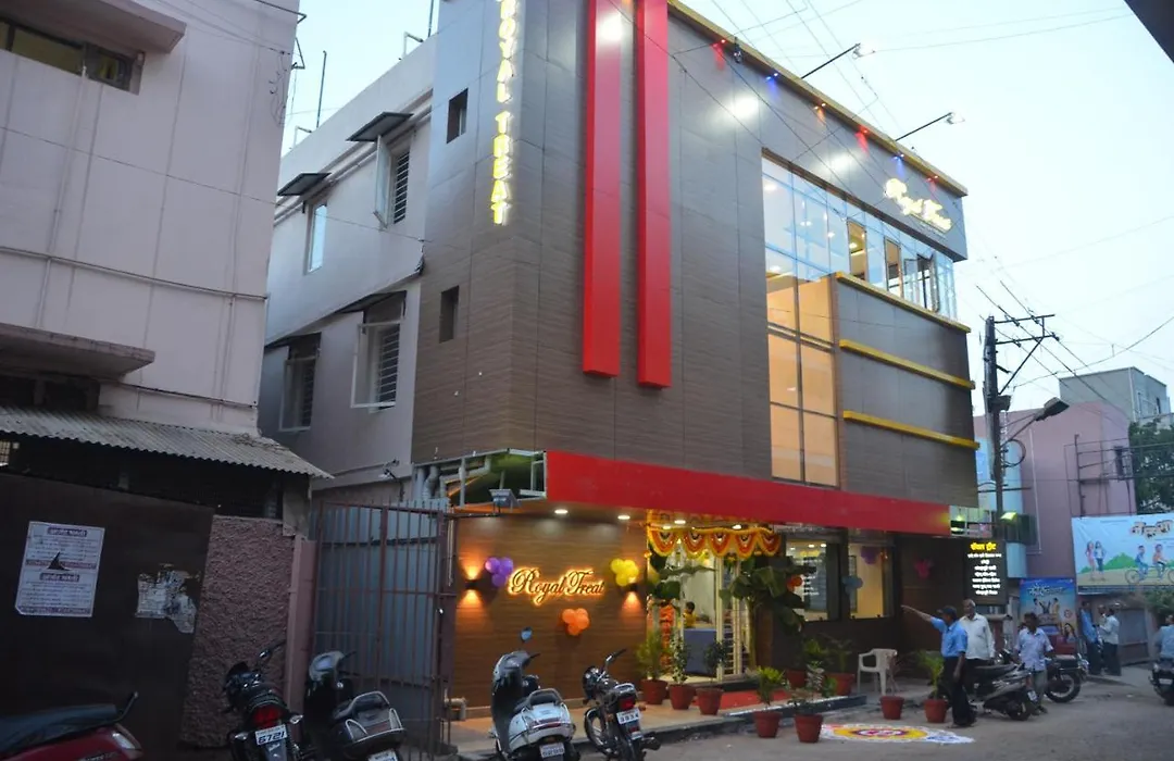 Hotel Royal Treat-1