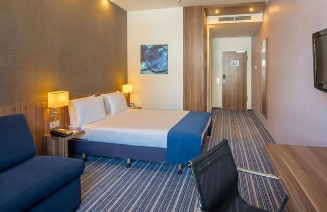 Holiday Inn Express Frankfurt City Hauptbahnhof-1