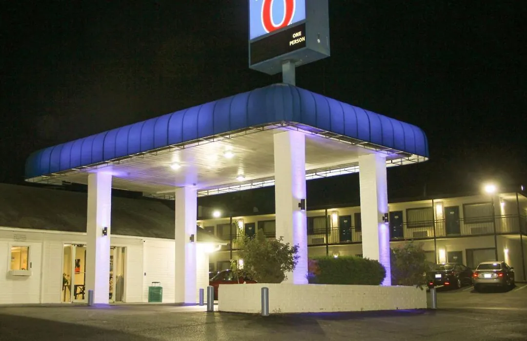 Motel 6-Fayetteville, Ar-1