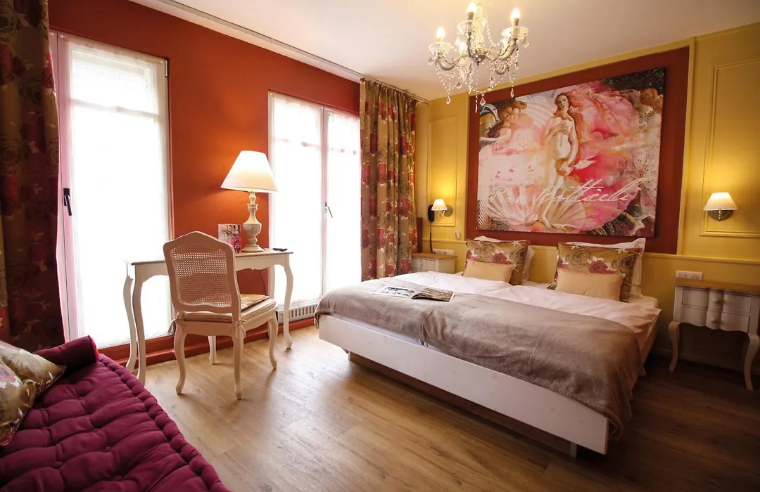 Hotel Roses-1