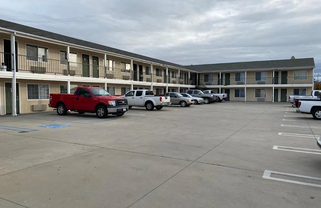 Colonial Motel-1