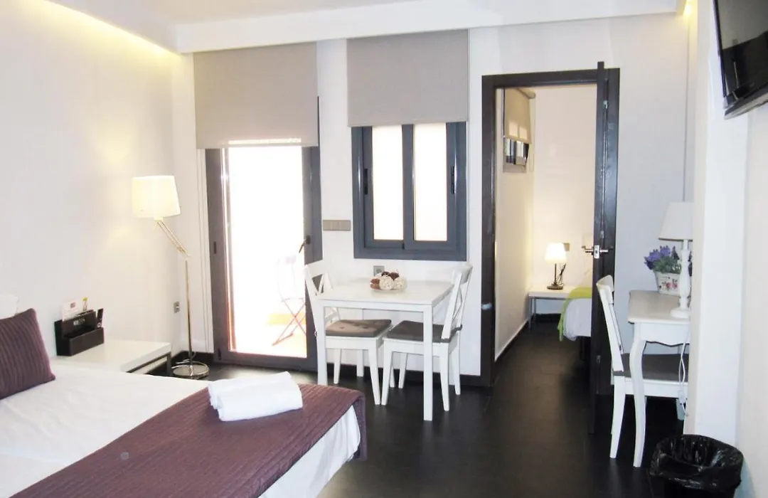 Barcelona Fifteen Central Aparthotel-1