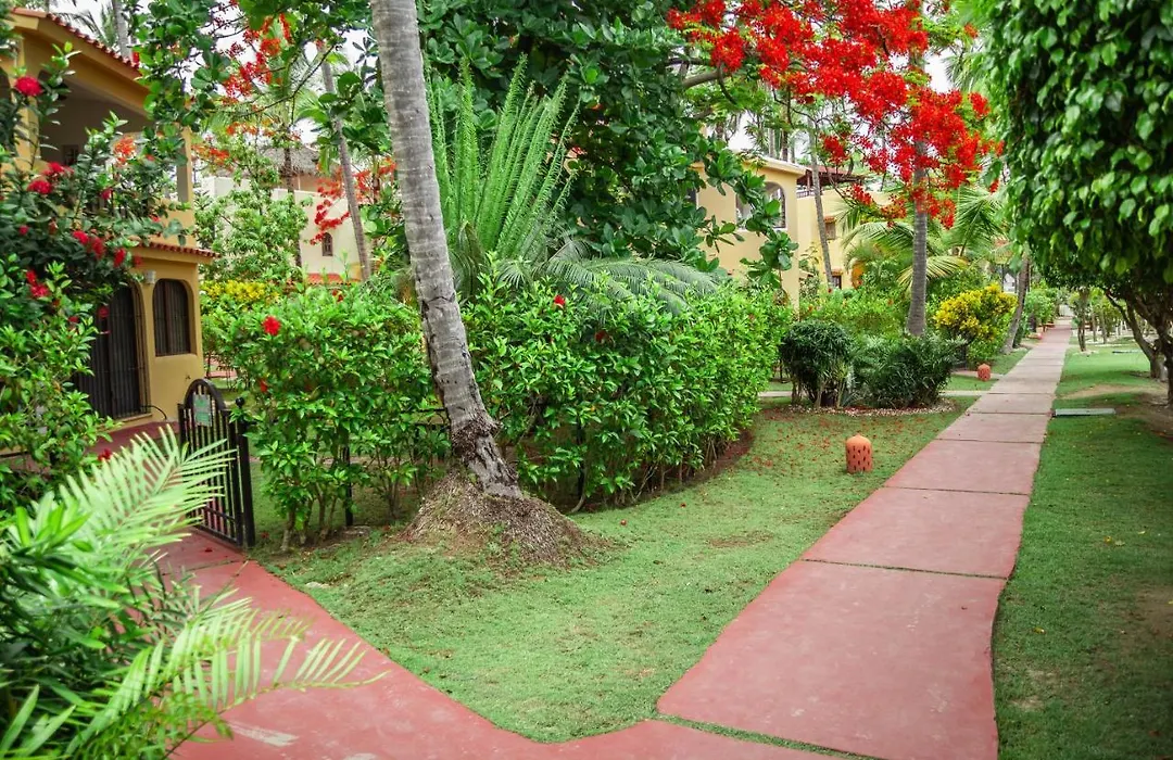 Los Corales Beach Village-1