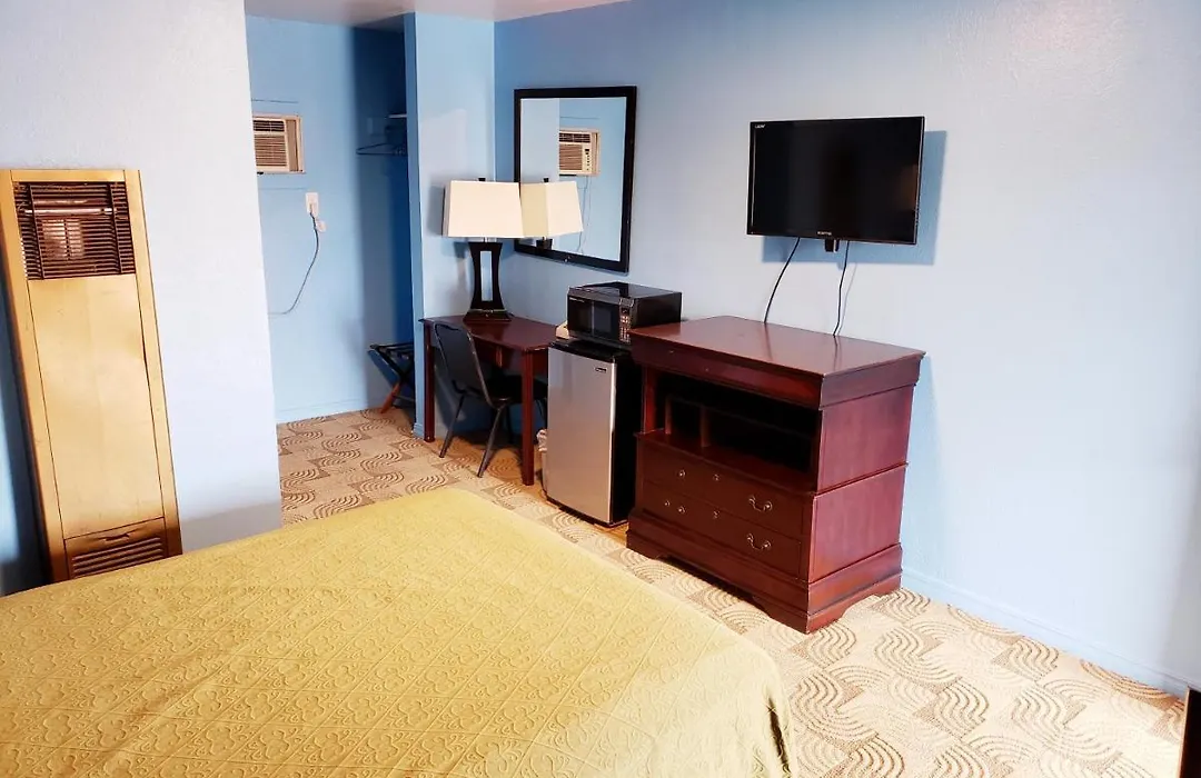 Trade Winds Motel-1