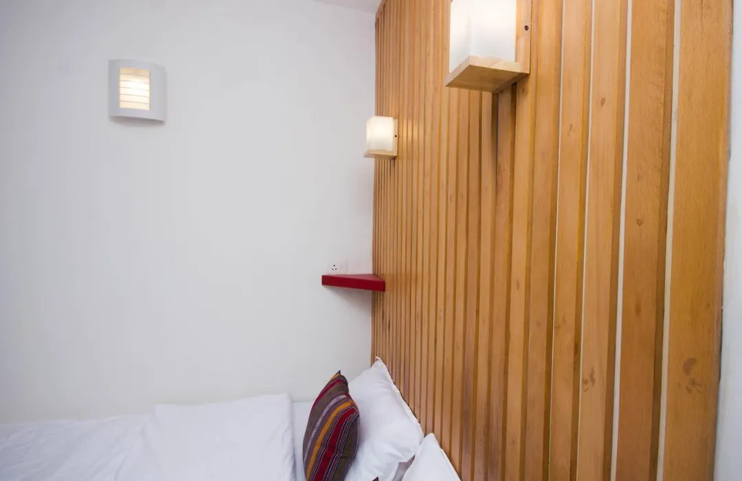 Bumblebee Bed & Breakfast-1