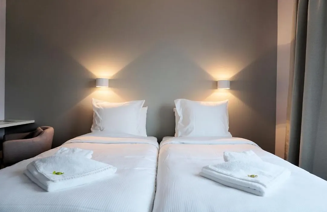 Logis Hotel Le Confluent-1