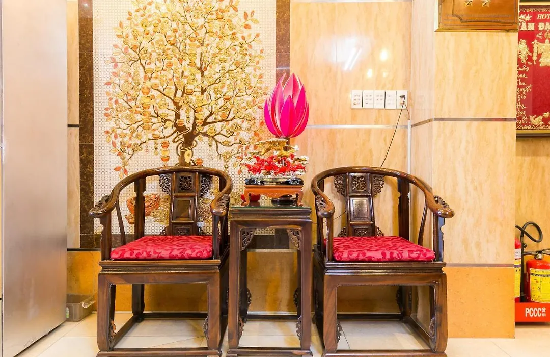 Tan Dat Hoa Hotel & Massage-1