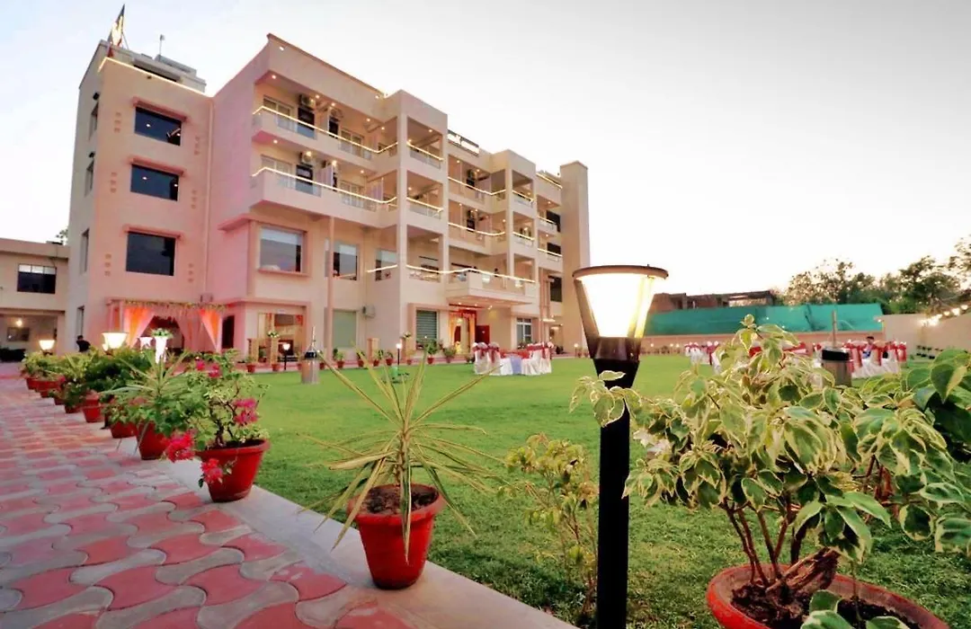 Genx Crescent Lucknow-1