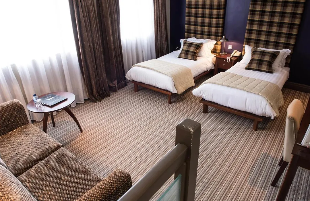 Forest Hotel-1