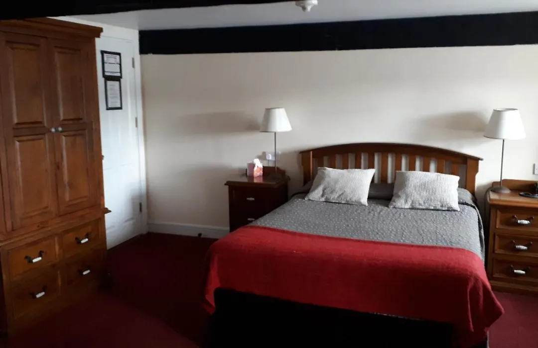 Waterside Guesthouse-1