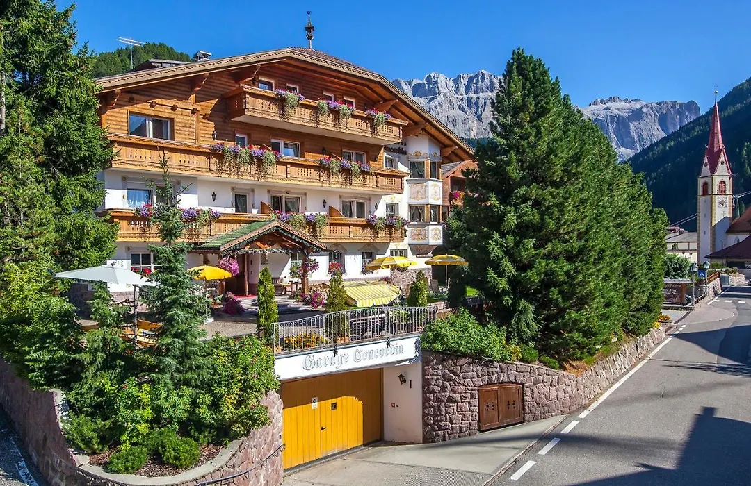 Hotel Garni Concordia - Dolomites Home-1