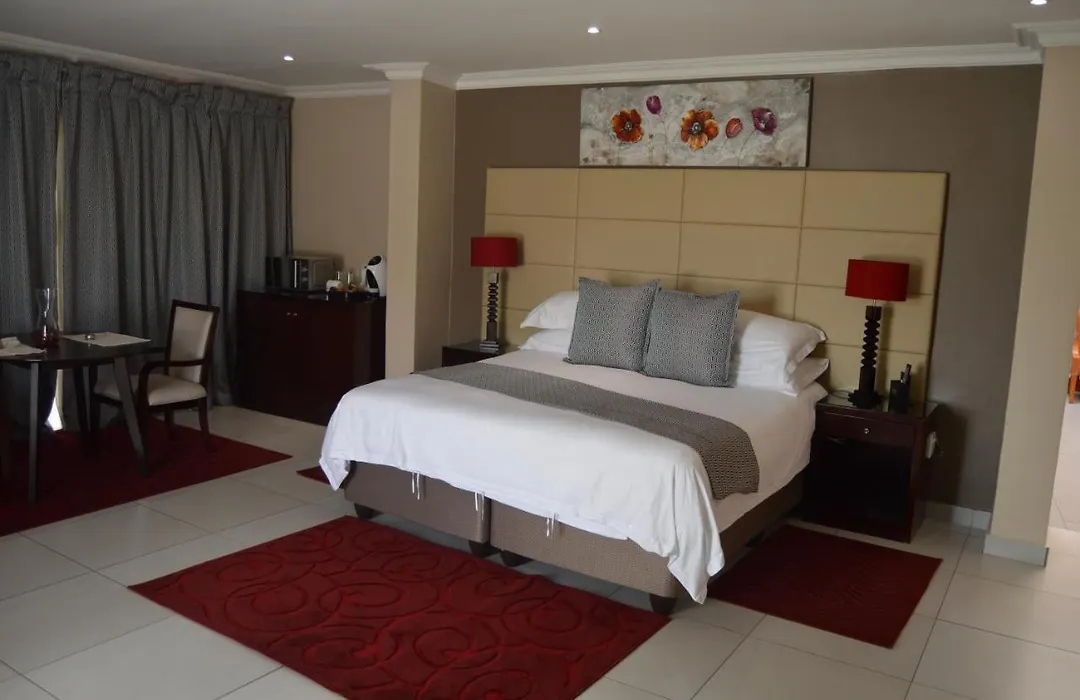 Airport Gardens Boutique Hotel-1