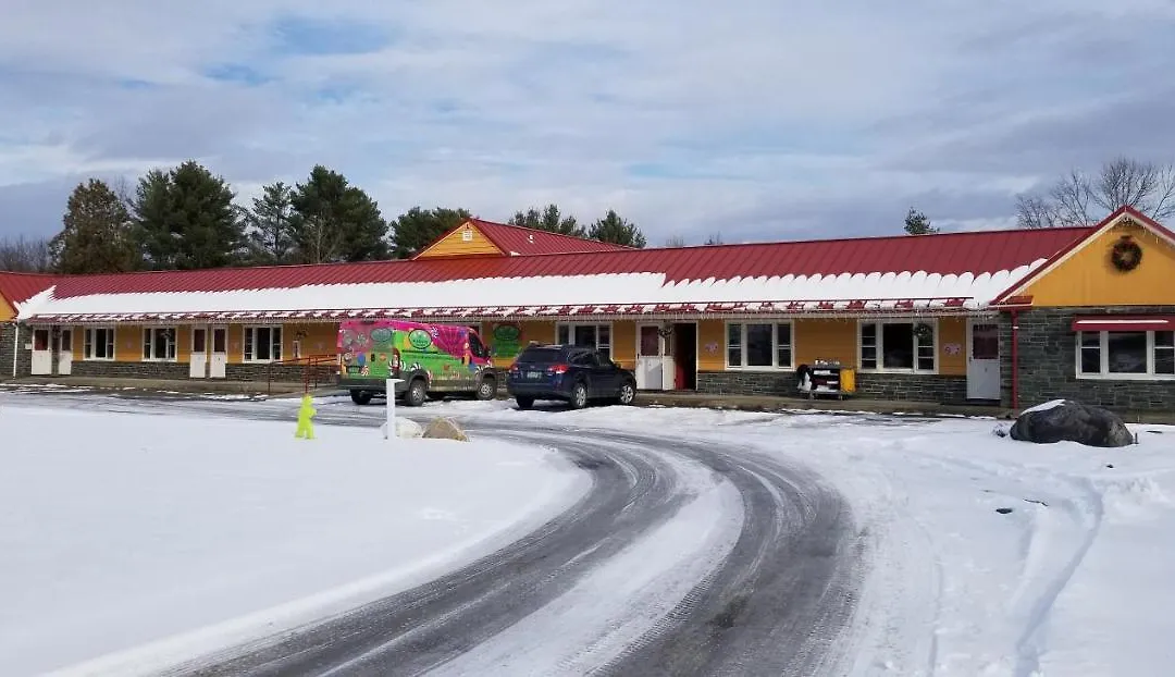 Middlebury Sweets Motel-1